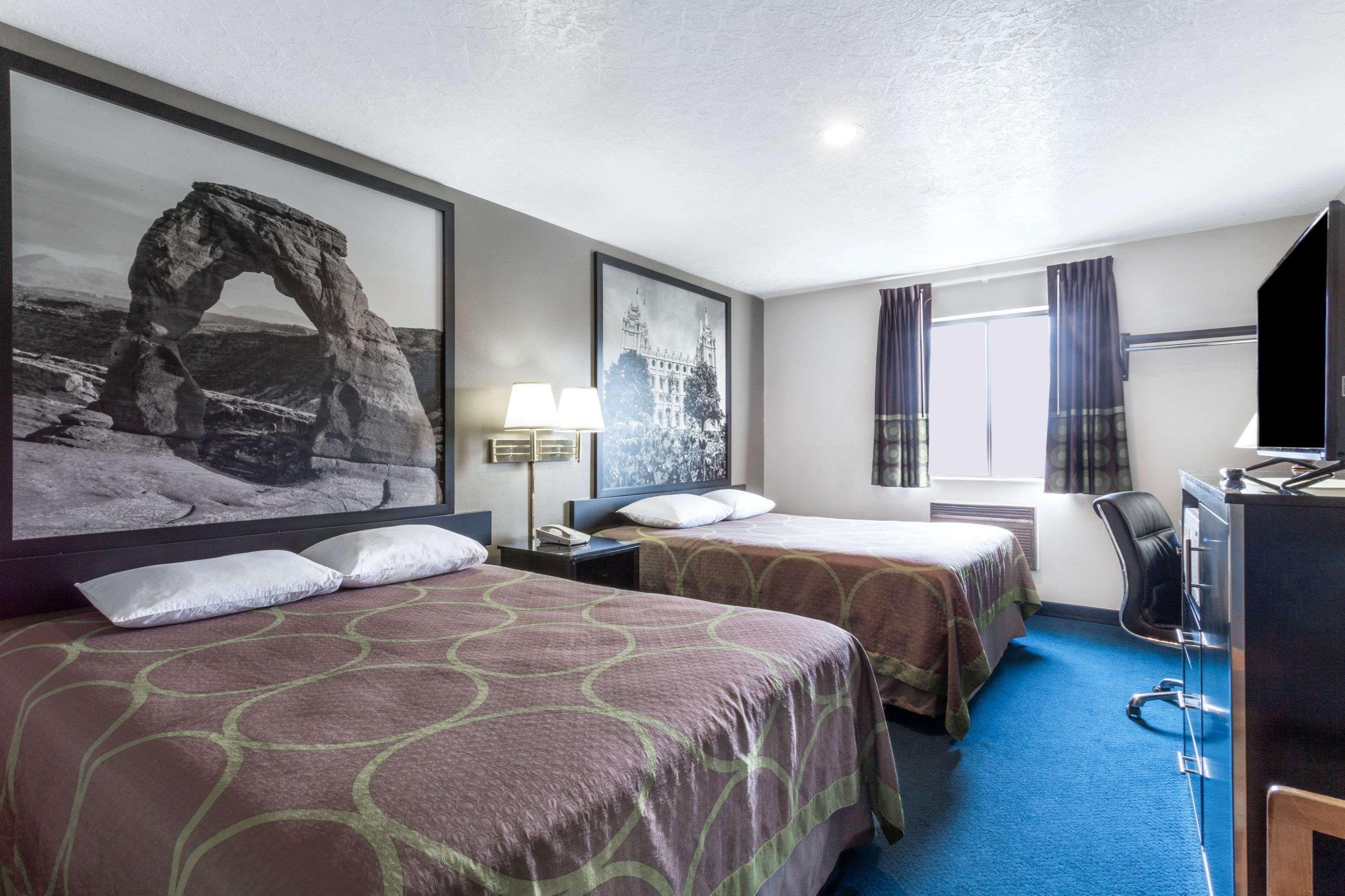 Super 8 By Wyndham Logan Hotel Exterior photo